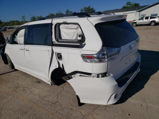 2016 Toyota Sienna SE