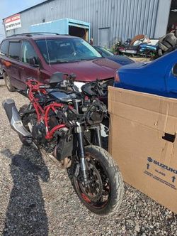 Salvage Motorcycles for sale at auction: 2022 Kawasaki ZR1000 K