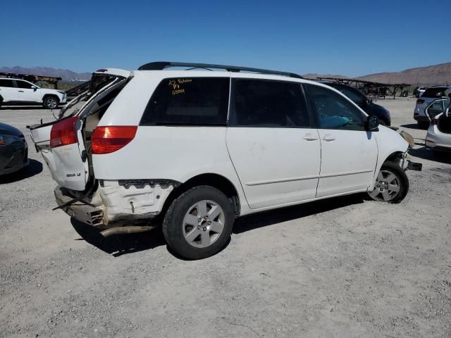 2004 Toyota Sienna CE