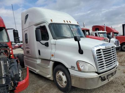 Vehiculos salvage en venta de Copart Bismarck, ND: 2016 Freightliner Cascadia 125