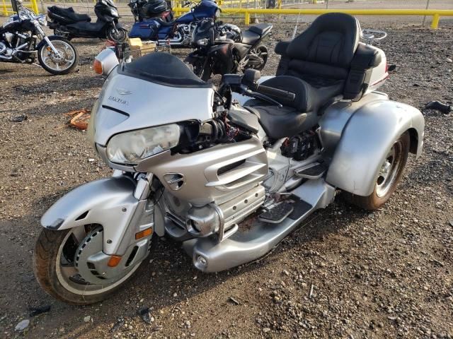 2005 Honda GL1800