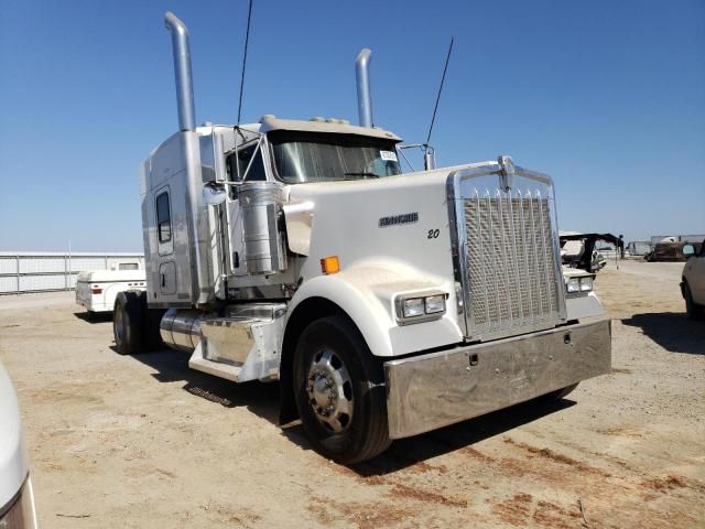 2016 Kenworth Construction W900