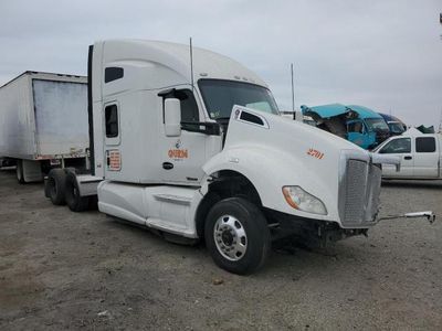 Salvage cars for sale from Copart Bakersfield, CA: 2016 Kenworth Construction T680