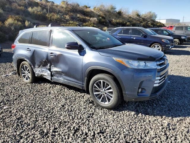 2017 Toyota Highlander SE