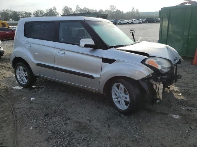 2010 KIA Soul +