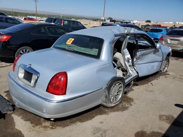 2002 Lincoln Town Car Signature