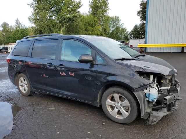 2015 Toyota Sienna LE