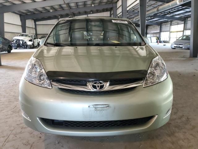 2008 Toyota Sienna XLE