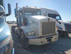 Salvage trucks for sale at San Antonio, TX auction: 2019 Kenworth Construction T800