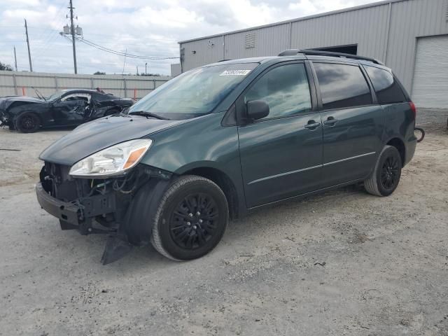 2005 Toyota Sienna CE