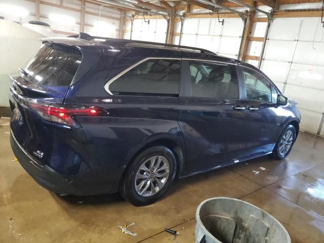 2023 Toyota Sienna XLE