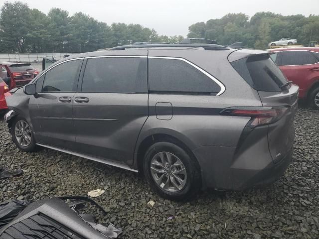 2023 Toyota Sienna LE