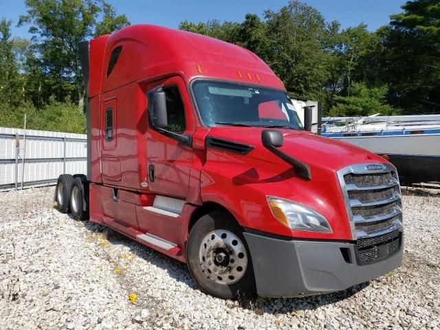 2019 Freightliner Cascadia 126