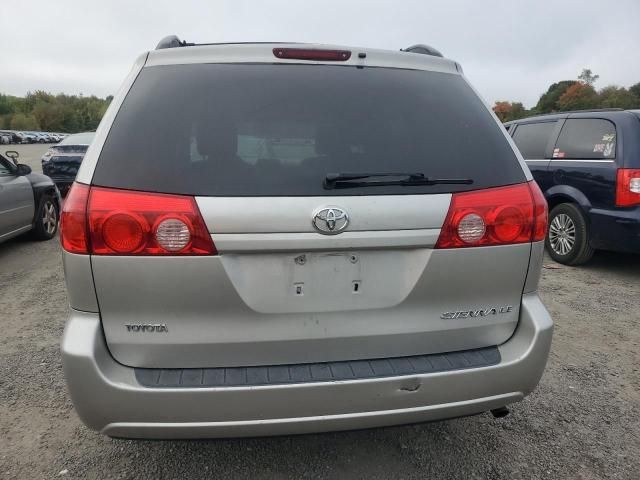 2010 Toyota Sienna LE