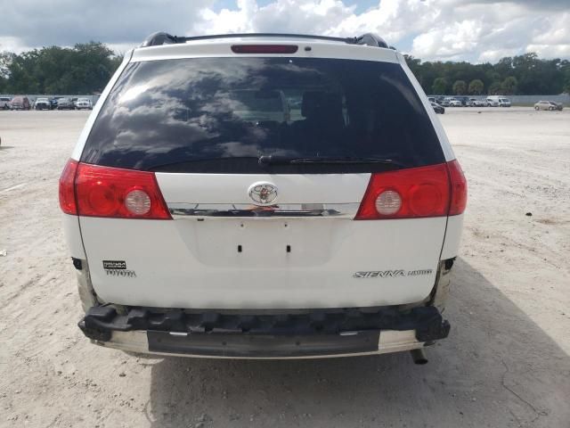 2010 Toyota Sienna XLE