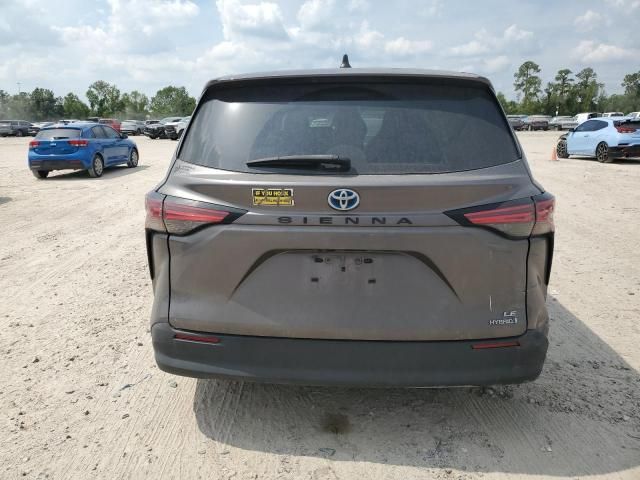 2022 Toyota Sienna LE