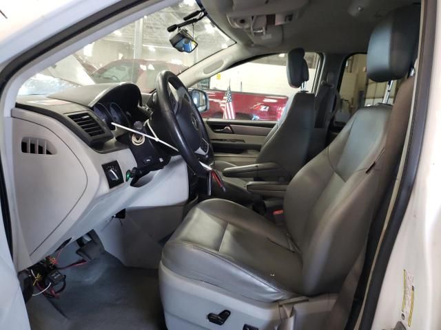 2014 Volkswagen Routan SE