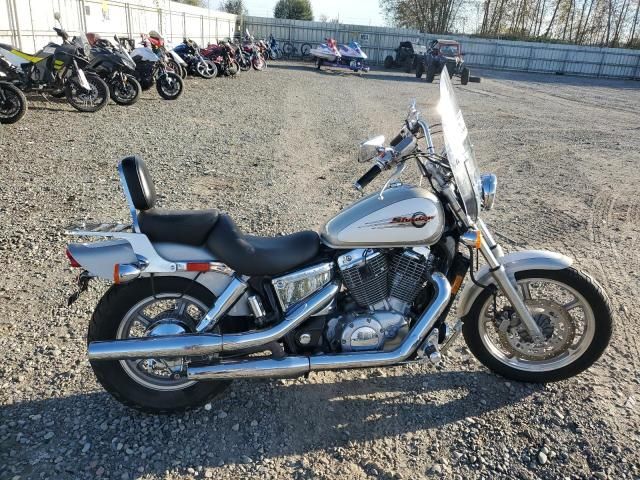 1997 Honda VT1100 C1A