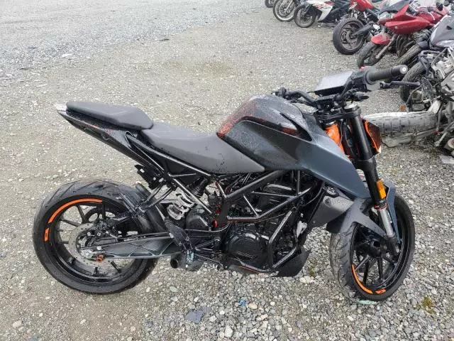 2023 KTM 390 Duke