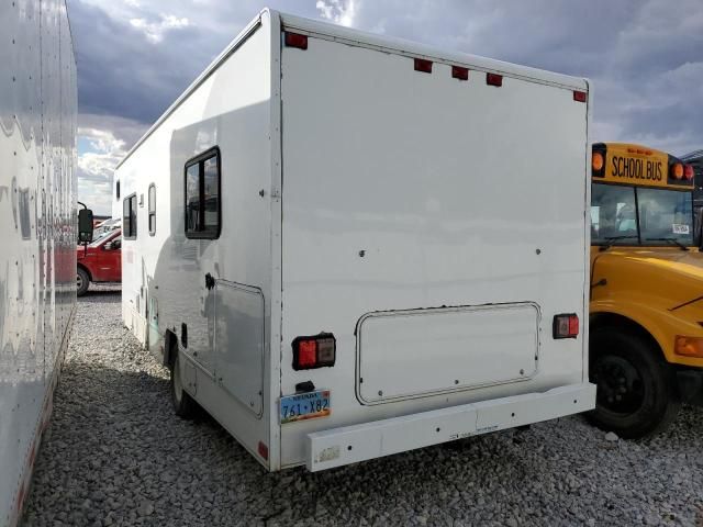 2019 Ford Econoline E450 Super Duty Cutaway Van