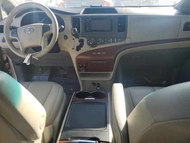 2013 Toyota Sienna XLE