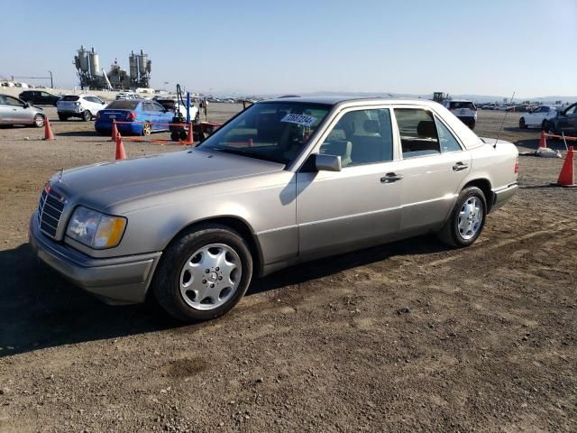 1995 Mercedes-Benz E 320 Base