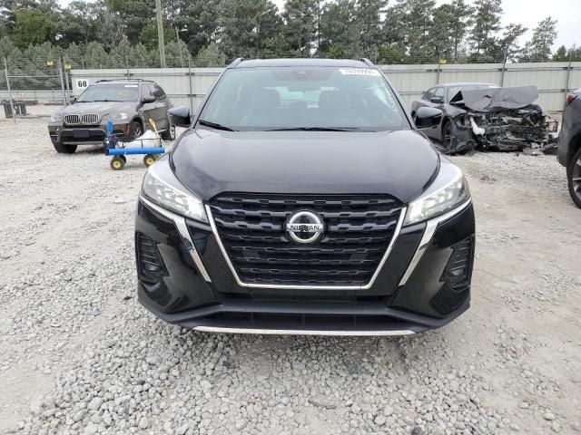 2021 Nissan Kicks SR