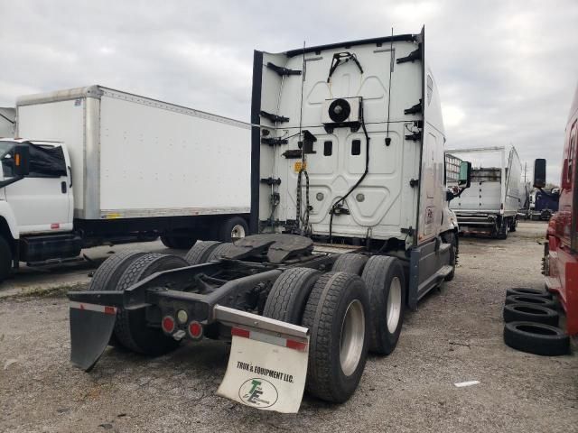 2015 Freightliner Cascadia 125