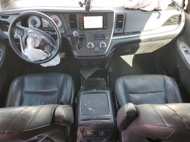 2018 Toyota Sienna SE