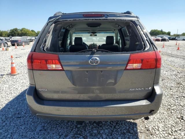 2004 Toyota Sienna XLE