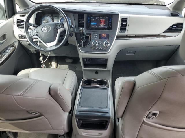 2015 Toyota Sienna XLE