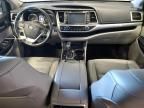 2017 Toyota Highlander SE