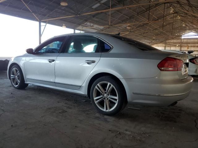 2012 Volkswagen Passat SEL