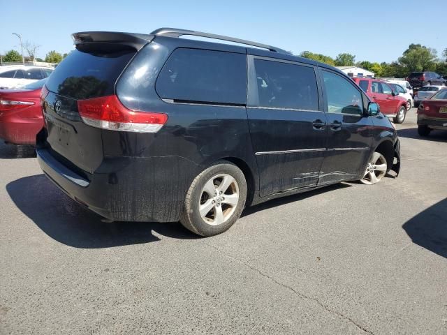 2014 Toyota Sienna LE