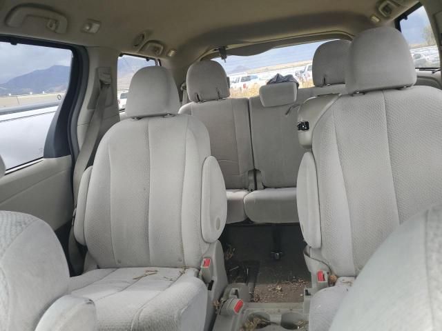 2011 Toyota Sienna LE