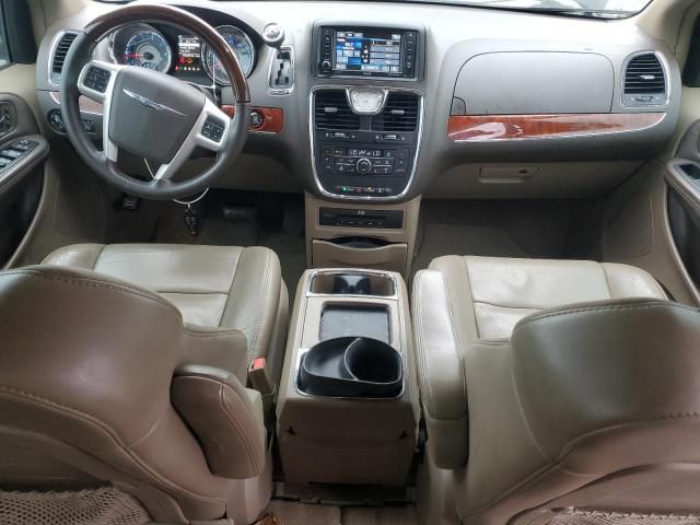 2015 Chrysler Town & Country Limited Platinum