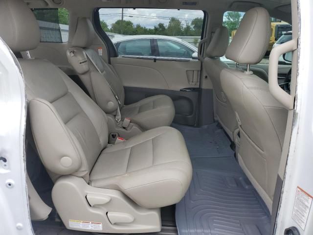 2017 Toyota Sienna XLE