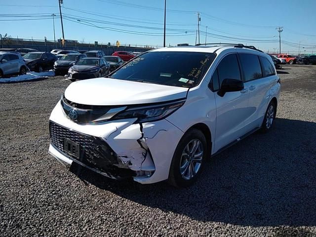 2022 Toyota Sienna XSE