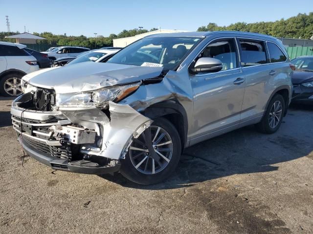 2017 Toyota Highlander SE