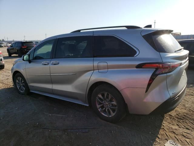 2021 Toyota Sienna LE