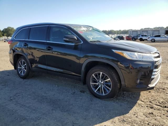 2019 Toyota Highlander SE