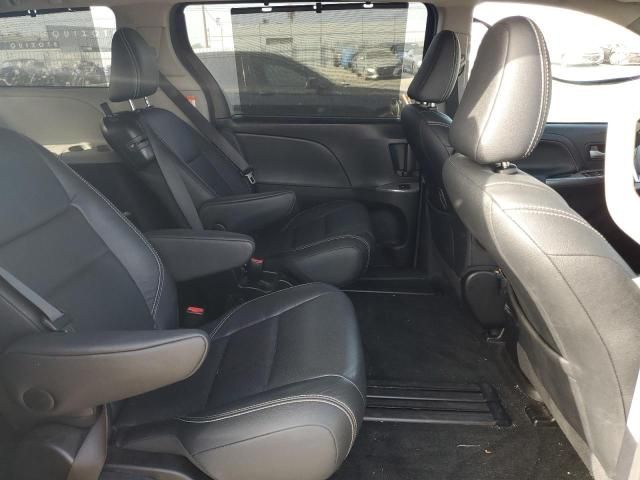 2017 Toyota Sienna SE