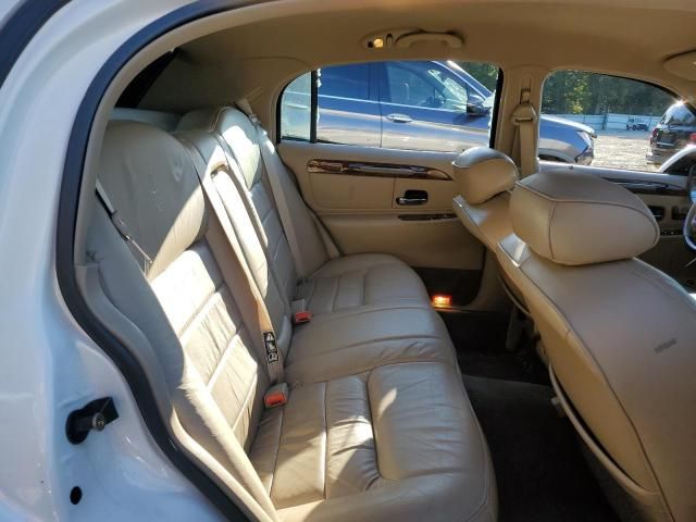 2001 Lincoln Town Car Signature