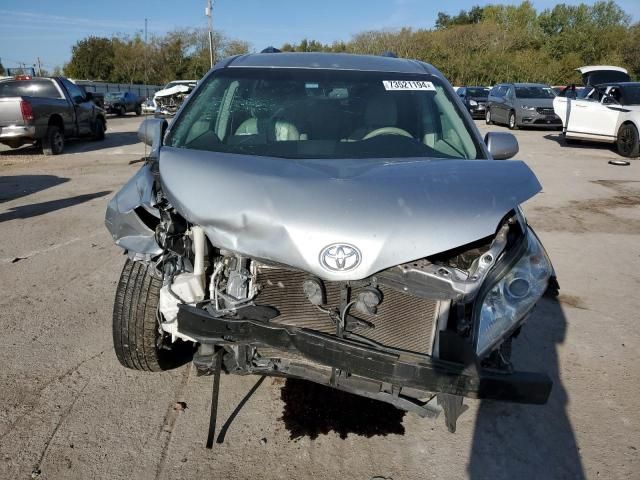 2014 Toyota Sienna LE