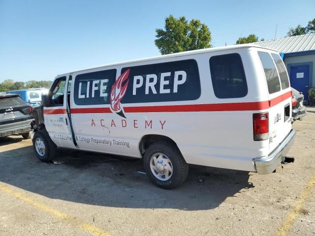 2013 Ford Econoline E350 Super Duty Wagon