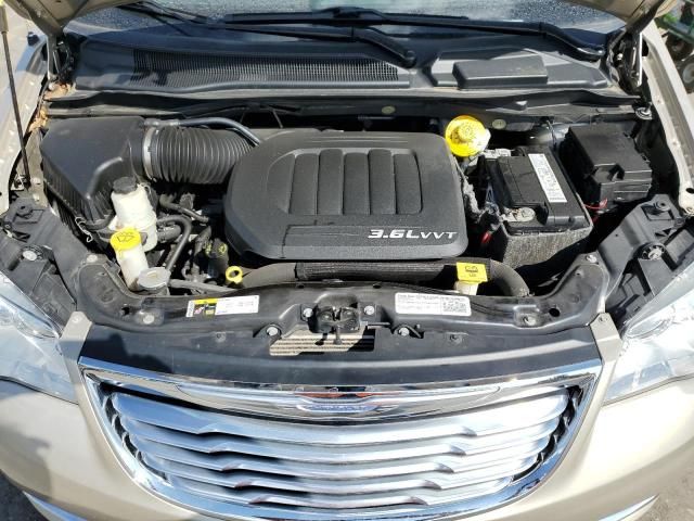 2015 Chrysler Town & Country Touring L