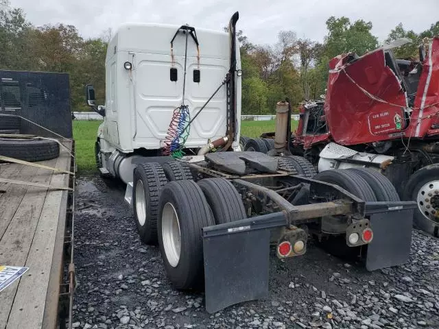 2015 Freightliner Cascadia 125