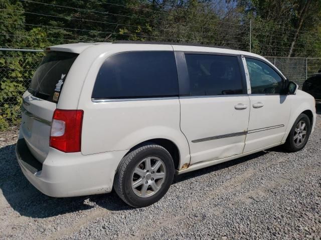 2011 Chrysler Town & Country Touring L