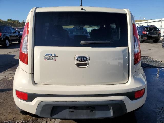 2013 KIA Soul +