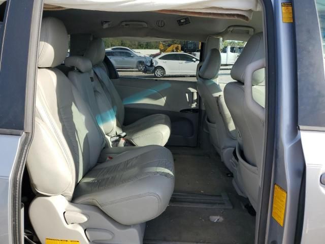 2014 Toyota Sienna LE